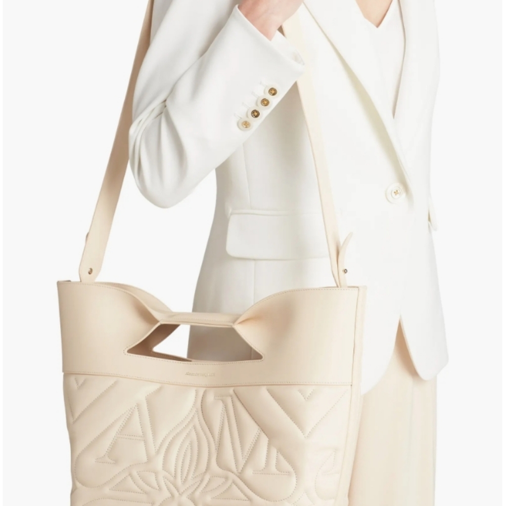 Alexander McQueen Handbag - Picture 3 of 7